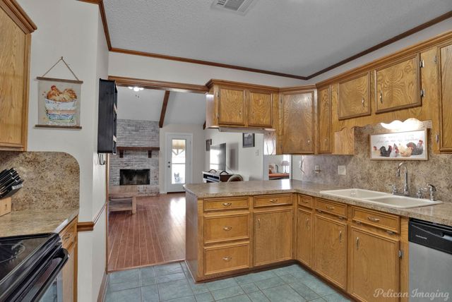 6329 Anandale Drive, Bossier City, LA 71112