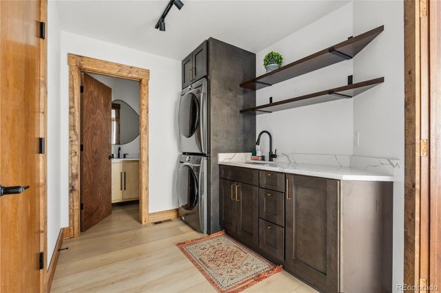 9662 W 69th Place, Arvada, CO 80004