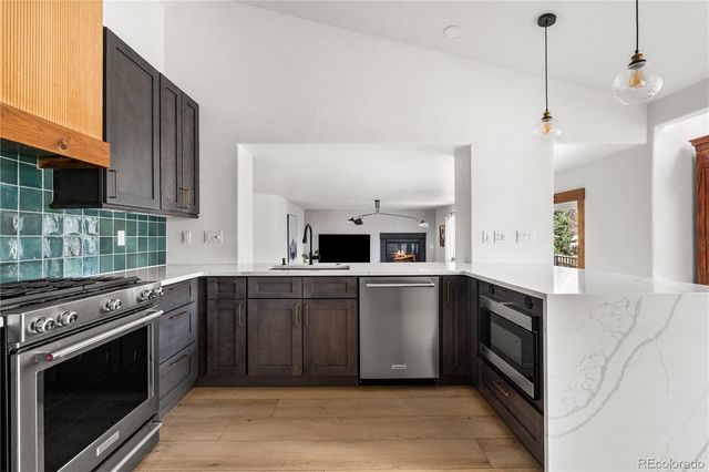 9662 W 69th Place, Arvada, CO 80004