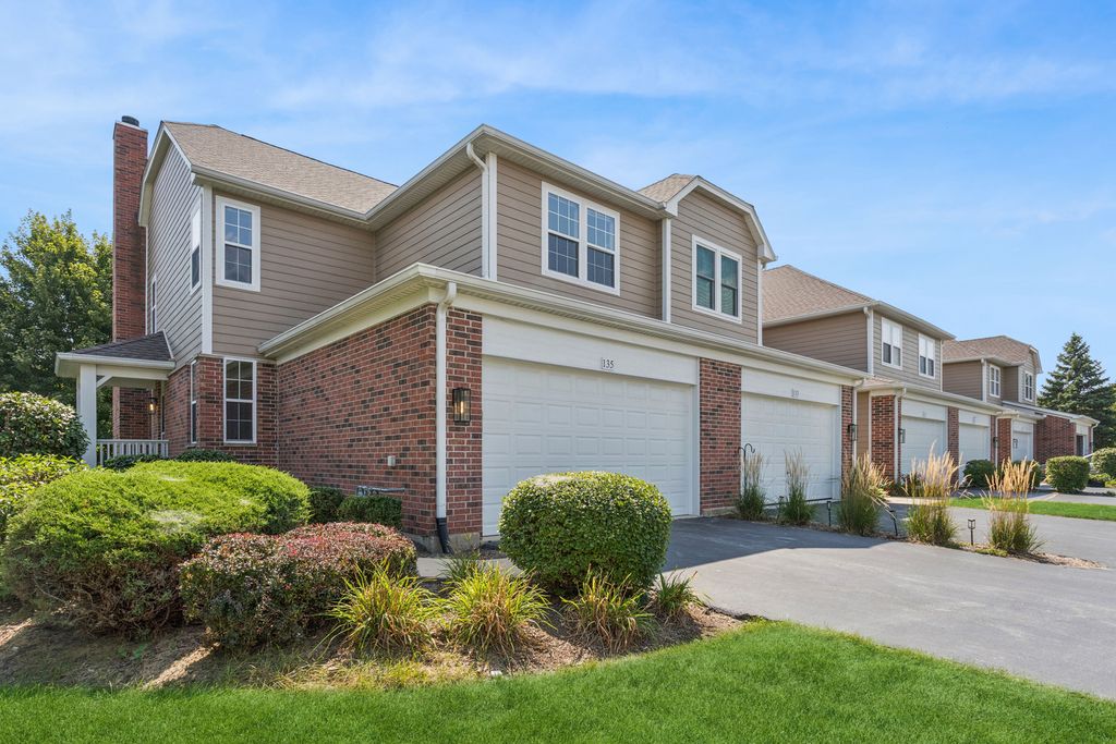 135 Tanglewood Drive, Glen Ellyn, IL 60137 — exterior