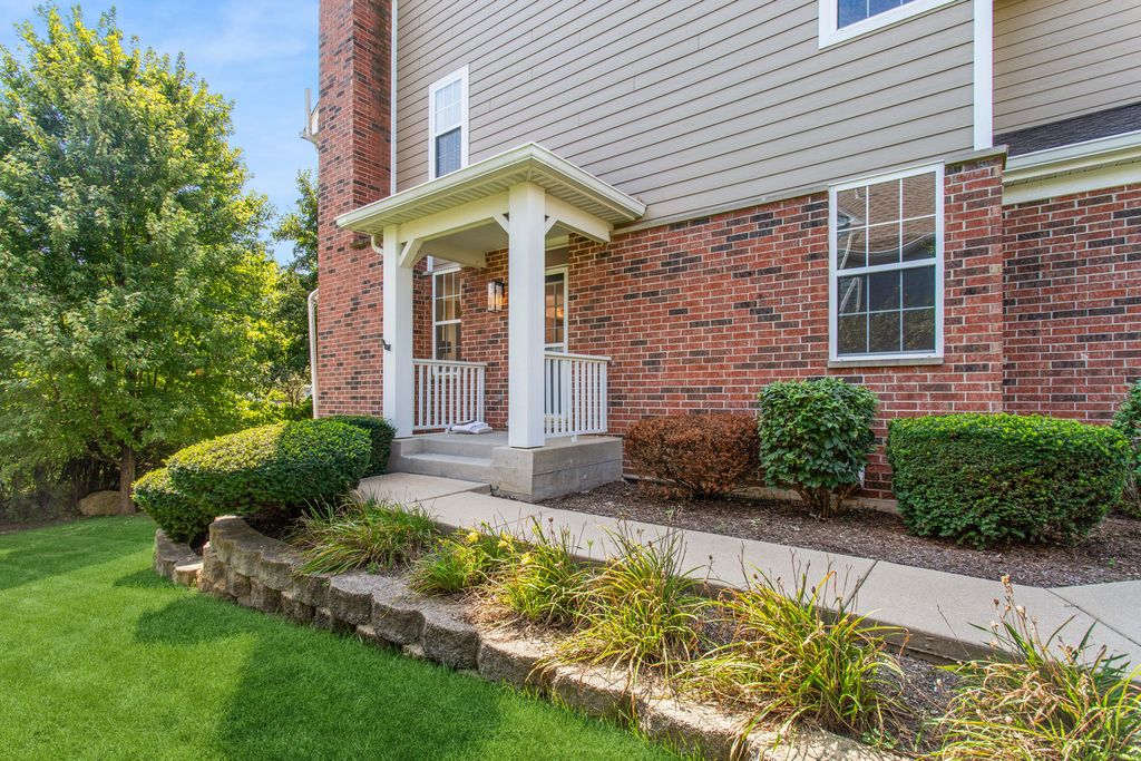 135 Tanglewood Drive, Glen Ellyn, IL 60137 — photo 3