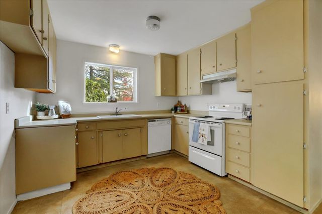 882 Forest Glade Cir, Grass Valley, CA 95945