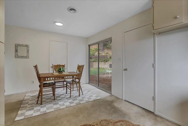 882 Forest Glade Cir, Grass Valley, CA 95945