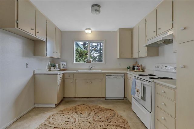 882 Forest Glade Cir, Grass Valley, CA 95945