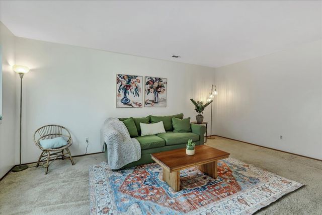 882 Forest Glade Cir, Grass Valley, CA 95945