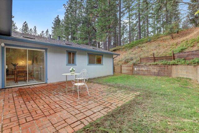 882 Forest Glade Cir, Grass Valley, CA 95945