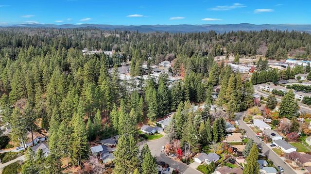 882 Forest Glade Cir, Grass Valley, CA 95945