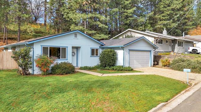 882 Forest Glade Cir, Grass Valley, CA 95945