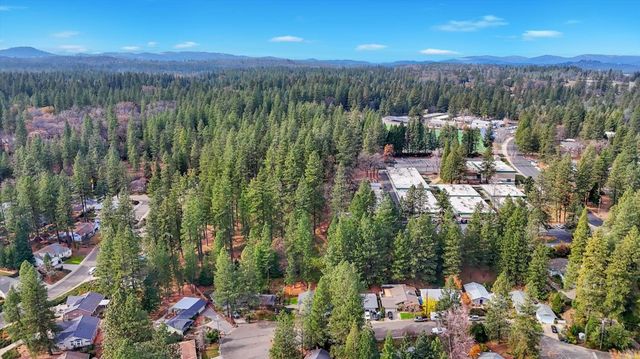 882 Forest Glade Cir, Grass Valley, CA 95945