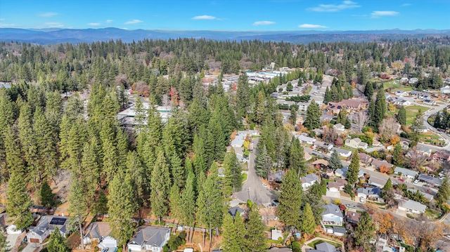 882 Forest Glade Cir, Grass Valley, CA 95945