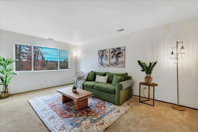 882 Forest Glade Cir, Grass Valley, CA 95945