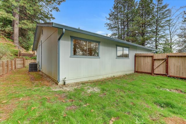 882 Forest Glade Cir, Grass Valley, CA 95945
