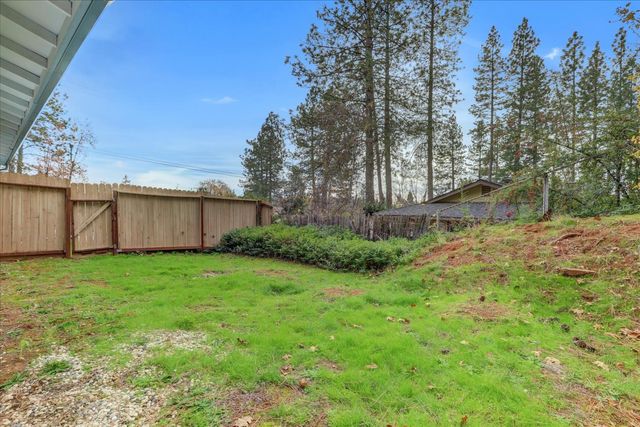 882 Forest Glade Cir, Grass Valley, CA 95945