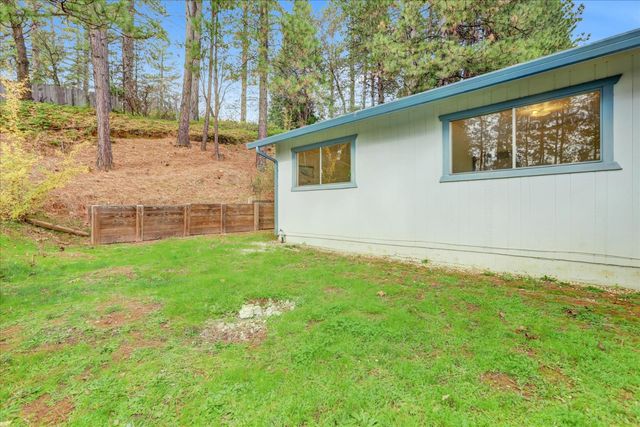 882 Forest Glade Cir, Grass Valley, CA 95945