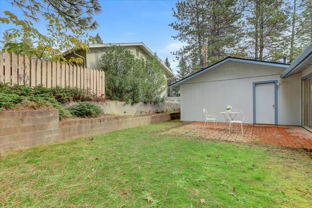 882 Forest Glade Cir, Grass Valley, CA 95945