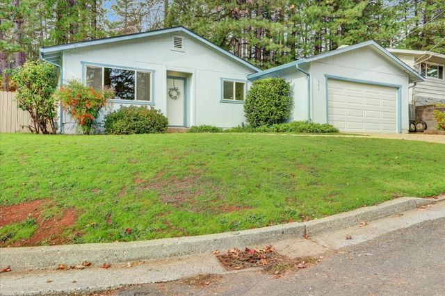 882 Forest Glade Cir, Grass Valley, CA 95945