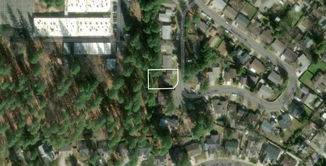 882 Forest Glade Cir, Grass Valley, CA 95945