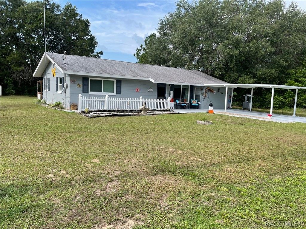 21332 SW Rainbow Lakes Boulevard, Dunnellon, FL 34431