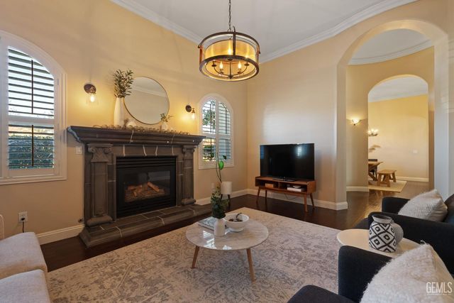 12401 Southworth Court, Bakersfield, CA 93311