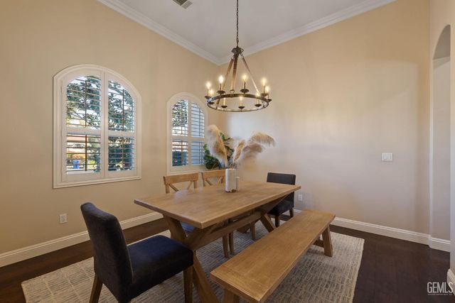 12401 Southworth Court, Bakersfield, CA 93311