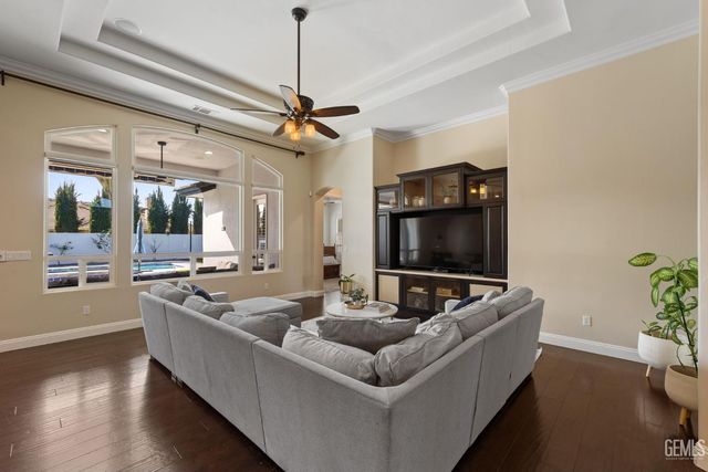 12401 Southworth Court, Bakersfield, CA 93311