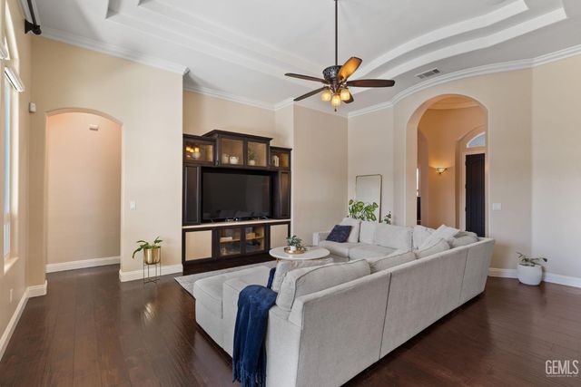 12401 Southworth Court, Bakersfield, CA 93311