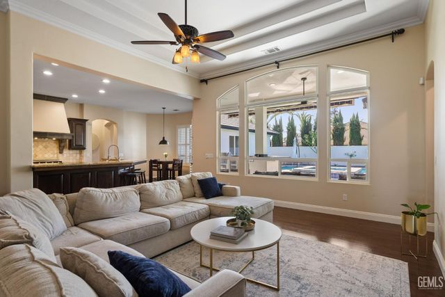 12401 Southworth Court, Bakersfield, CA 93311