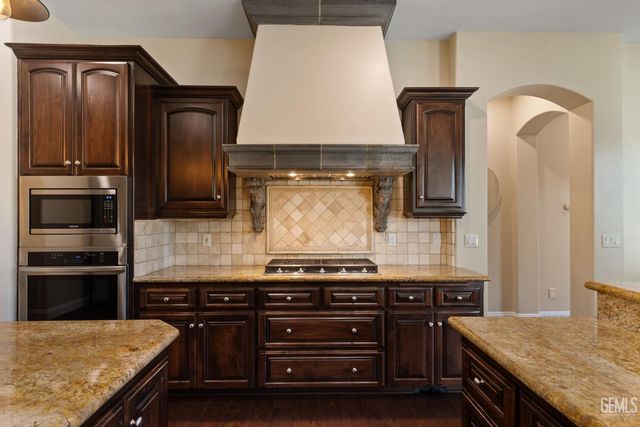 12401 Southworth Court, Bakersfield, CA 93311