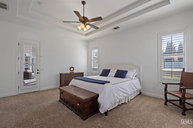 12401 Southworth Court, Bakersfield, CA 93311