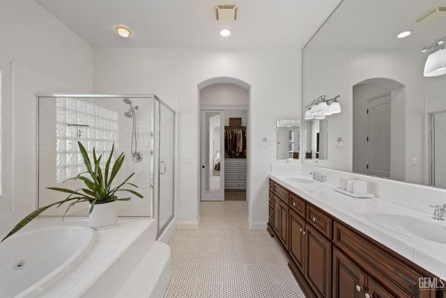 12401 Southworth Court, Bakersfield, CA 93311