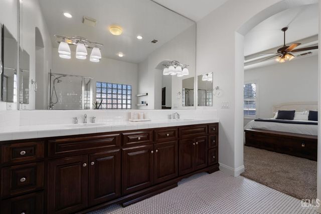 12401 Southworth Court, Bakersfield, CA 93311