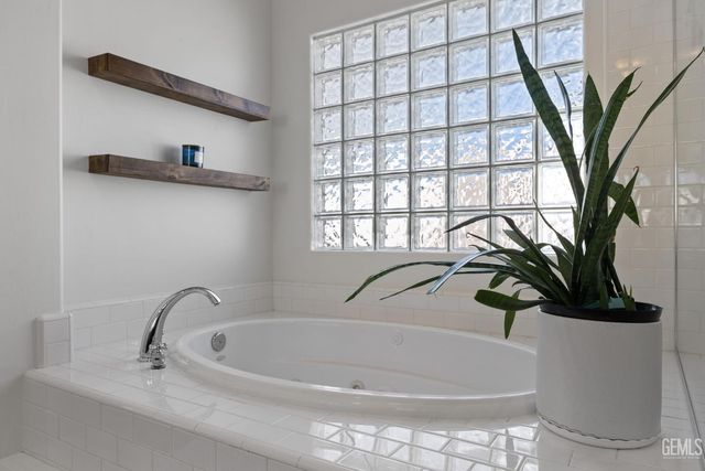 12401 Southworth Court, Bakersfield, CA 93311