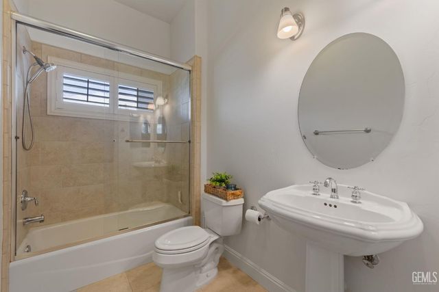 12401 Southworth Court, Bakersfield, CA 93311