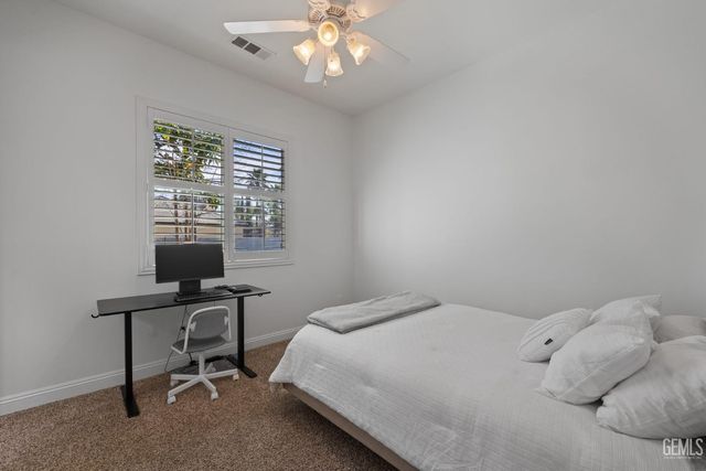 12401 Southworth Court, Bakersfield, CA 93311