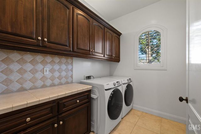 12401 Southworth Court, Bakersfield, CA 93311