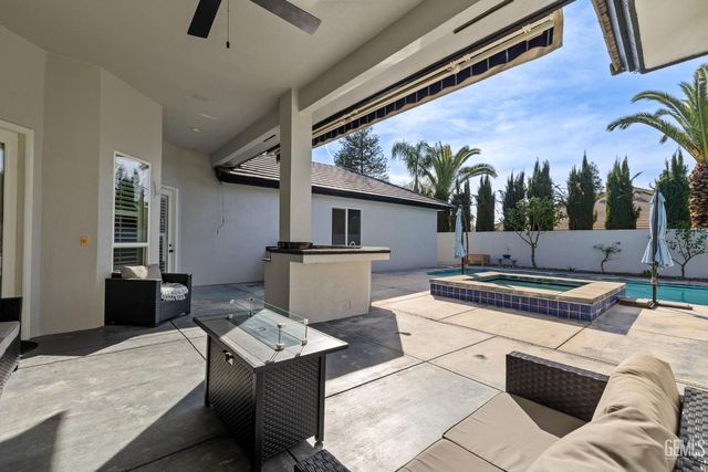 12401 Southworth Court, Bakersfield, CA 93311