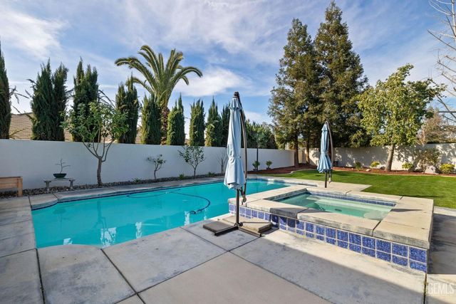 12401 Southworth Court, Bakersfield, CA 93311