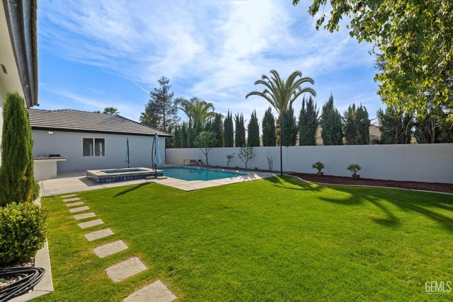 12401 Southworth Court, Bakersfield, CA 93311