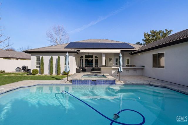 12401 Southworth Court, Bakersfield, CA 93311