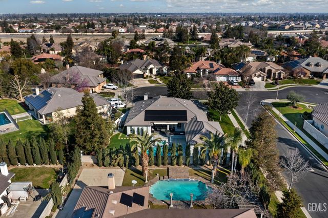 12401 Southworth Court, Bakersfield, CA 93311