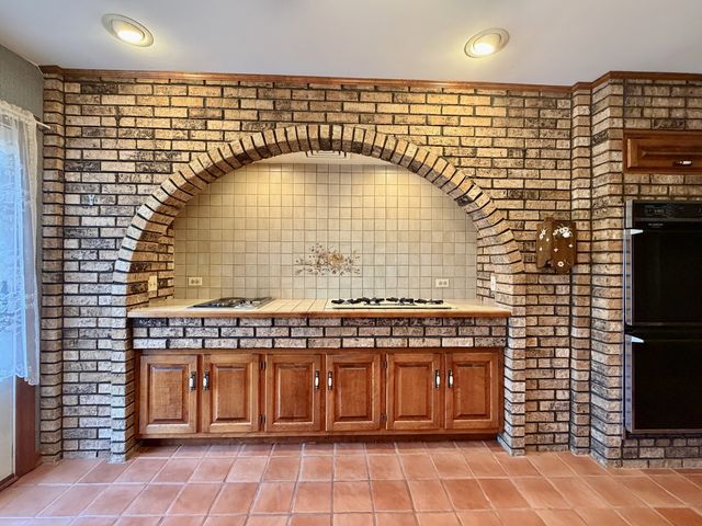 510 Delkir Court, Naperville, IL 60565