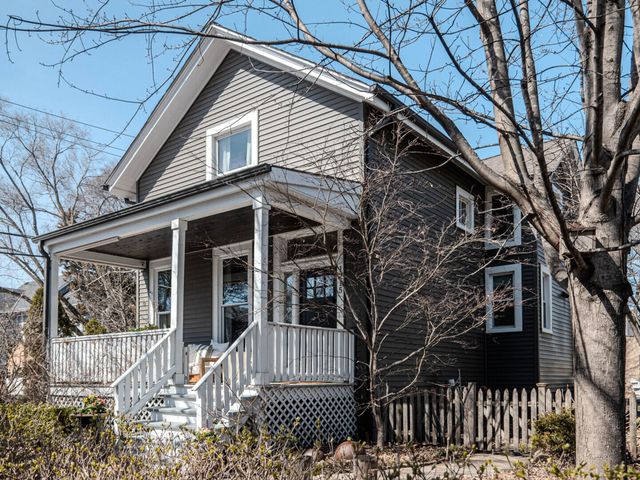 1215 Washington Street, Evanston, IL 60202