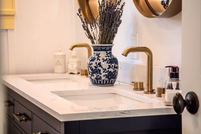 1215 Washington Street, Evanston, IL 60202