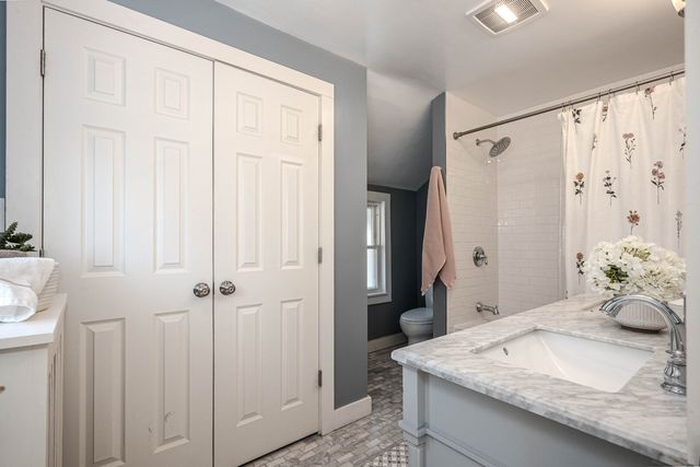 1215 Washington Street, Evanston, IL 60202