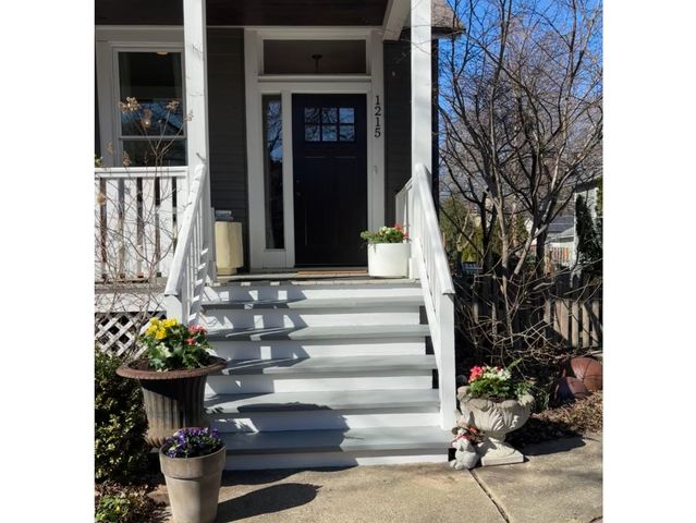 1215 Washington Street, Evanston, IL 60202
