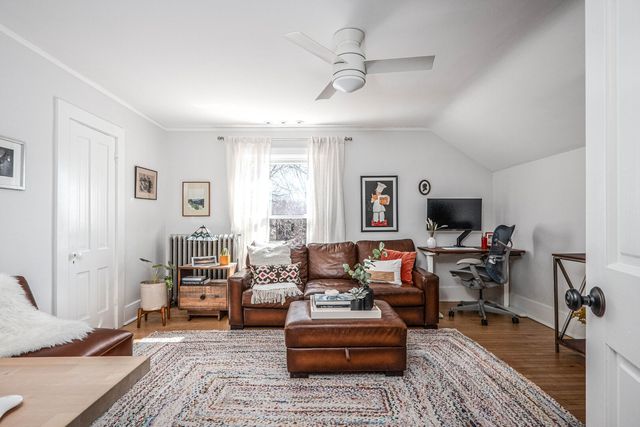 1215 Washington Street, Evanston, IL 60202