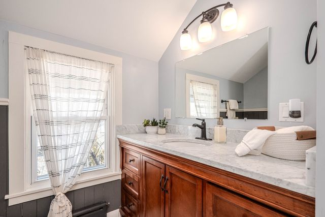 1215 Washington Street, Evanston, IL 60202