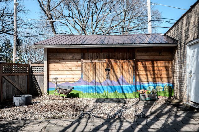 1215 Washington Street, Evanston, IL 60202