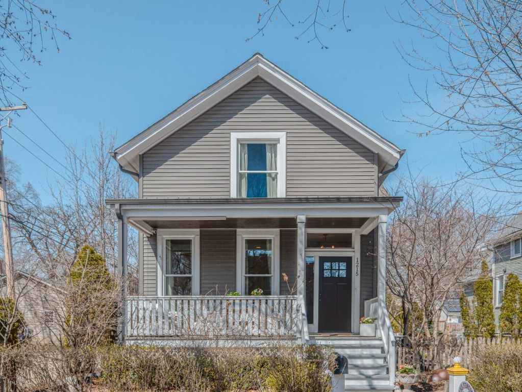 1215 Washington Street, Evanston, IL 60202