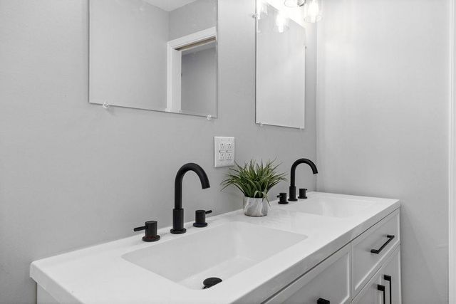 14372 SOUTH EAST SIDE HWY, Grottoes, VA 24401